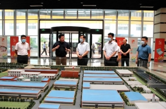 省市场监管局局长侯成君一行来注册即送28元体验金集团调研