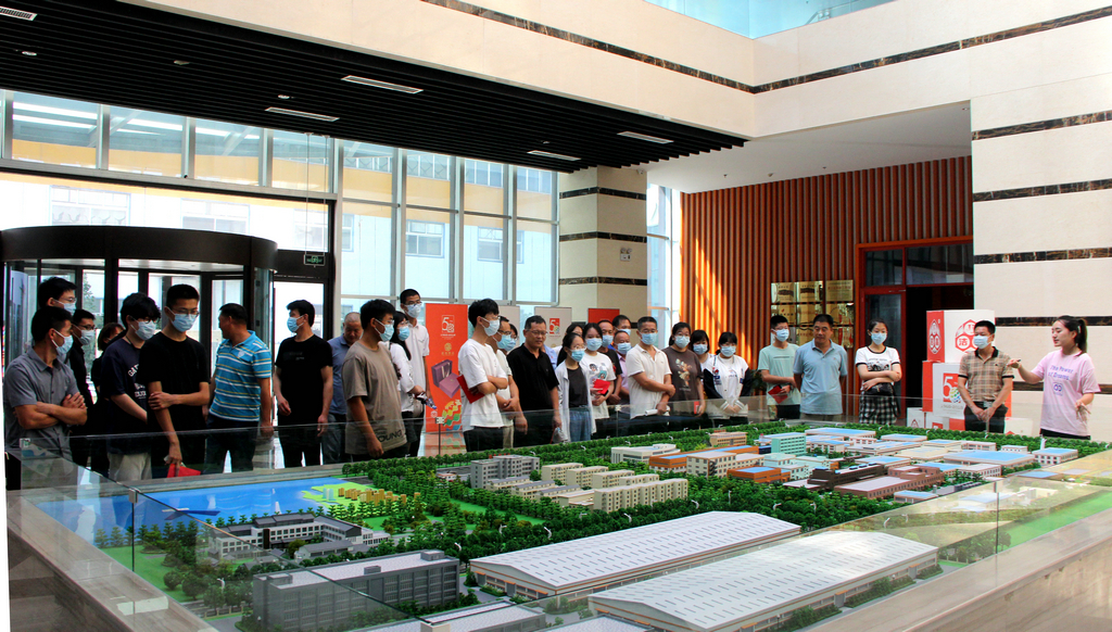 注册即送28元体验金集团举行2022年职工子女高考奖学金发放仪式