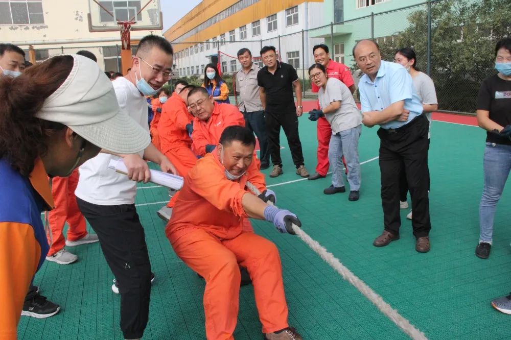 公司举行“庆国庆”趣味运动会