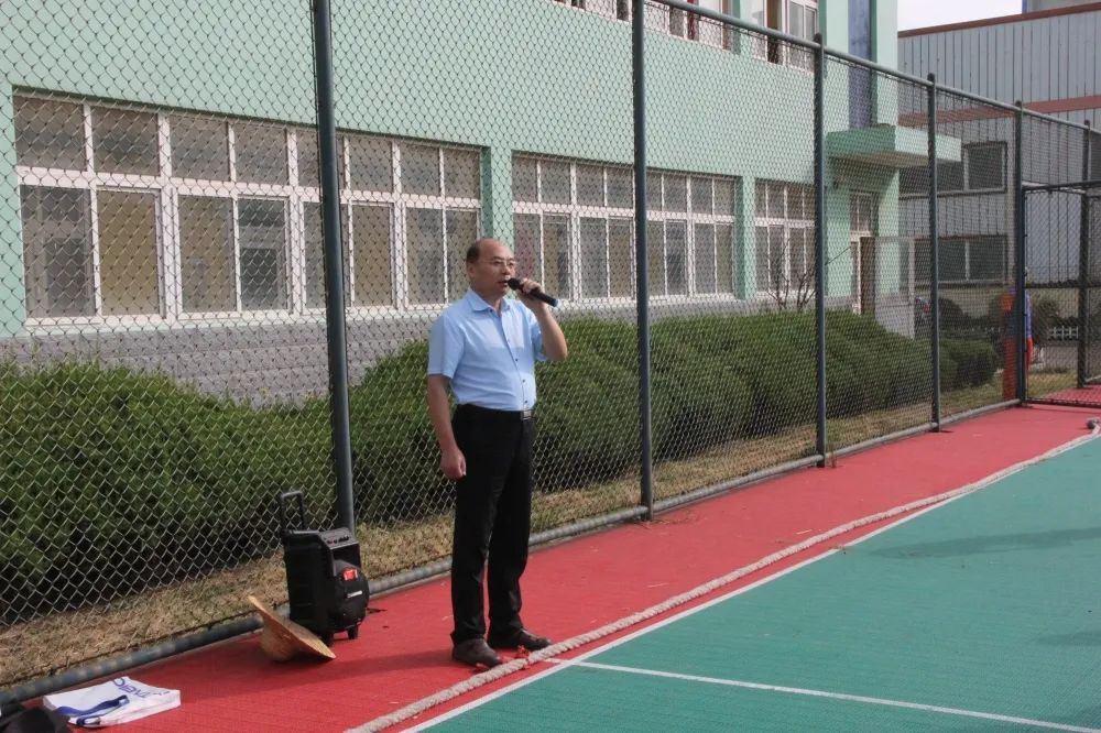 公司举行“庆国庆”趣味运动会