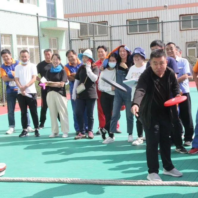 公司举行“庆国庆”趣味运动会