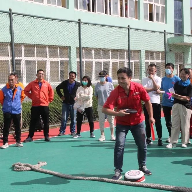 公司举行“庆国庆”趣味运动会