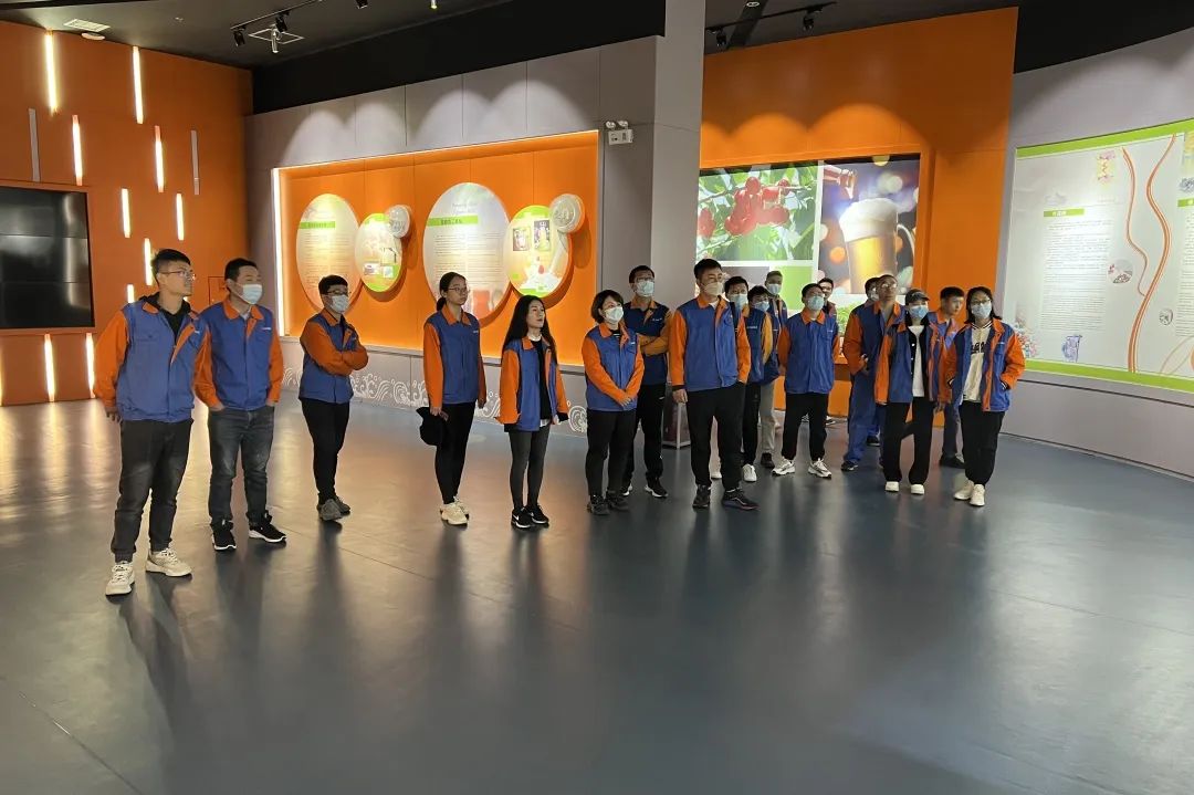 注册即送28元体验金集团组织“传递青春正能量,共筑注册即送28元体验金百年梦”青年团建活动